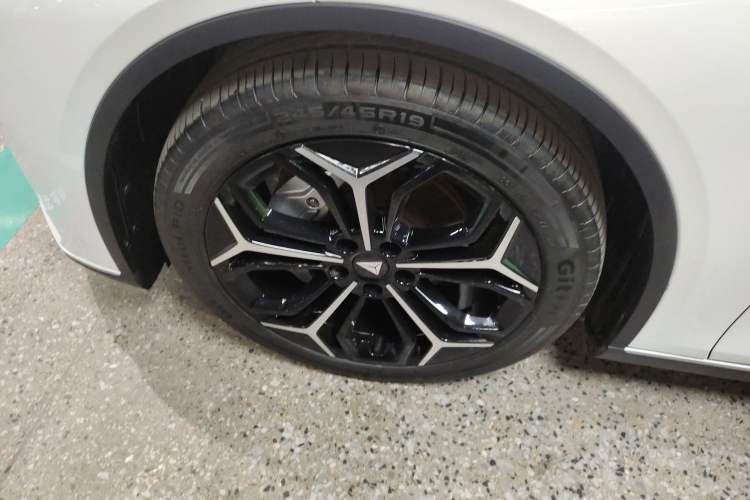 Used  SL03 2024 135Plus Glory Edition
