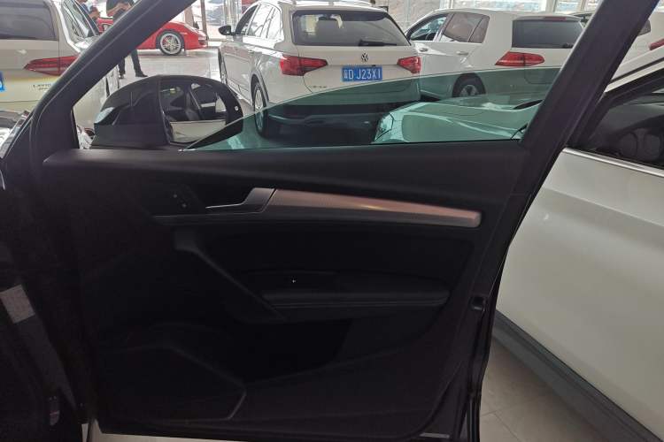 Used Audi Q5L 2020 45 TFSI Prestige Fashion Model
