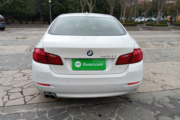 Used BMW 5 Series 2014 525Li Leading Model
