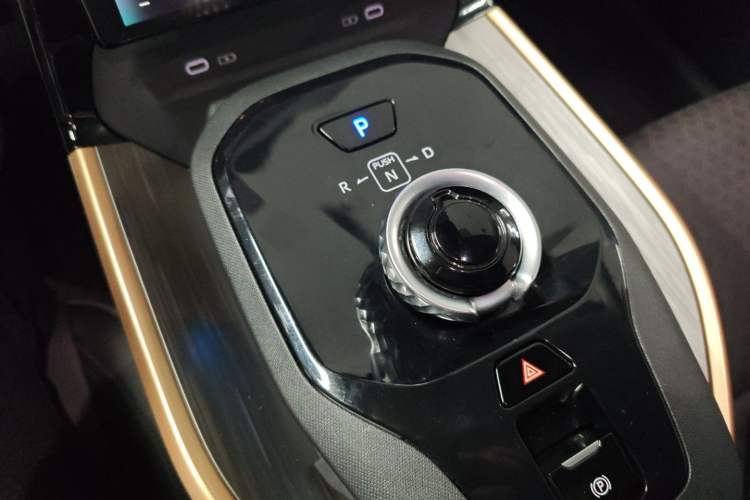 Used Toyota bZ3 2023 616 km Long-Range Premium
