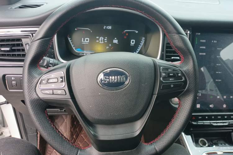 Used SWM G05 2022 PRO 1.5T DCT Luxury Model 7 Seats
