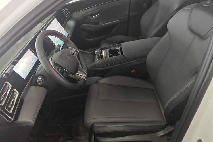 Used BYD Qin L 2024 DM-i 120KM Beyond Model
