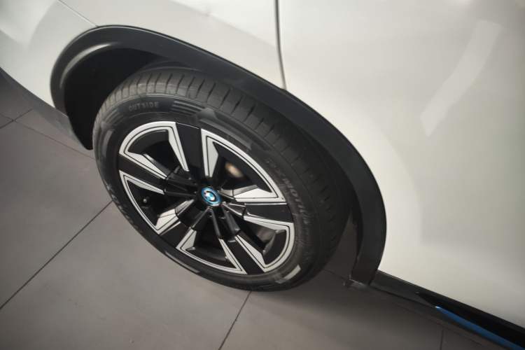 Used BMW iX3 2021 Updated Leading Edition
