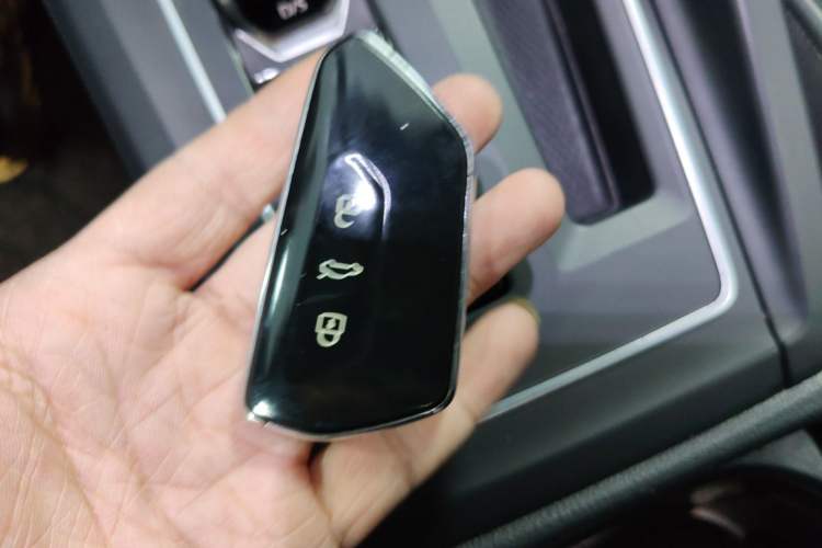 Used Volkswagen Golf 2023 Facelift 280TSI DSG R-Line Lite