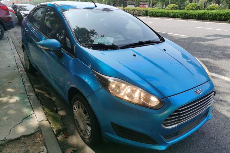 Used Ford Fiesta 2013 Sedan 1.5L Manual Fashion Edition