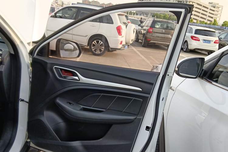 Used MG ZS 2018 1.5L Automatic Luxury Edition China V Standard
