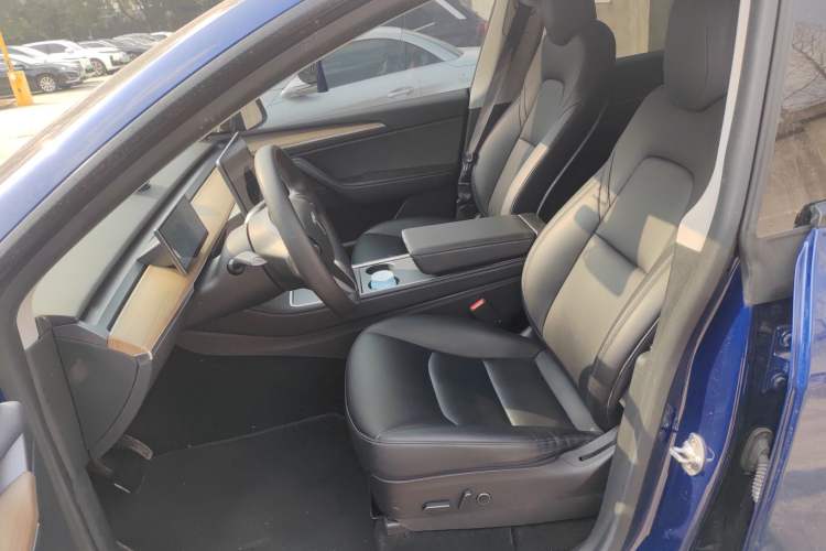 Used Tesla Model Y 2022 Rear-Wheel-Drive Version
