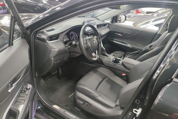 Used Toyota Venza 2023 2.0L CVT Two-Wheel Drive Luxury Edition
