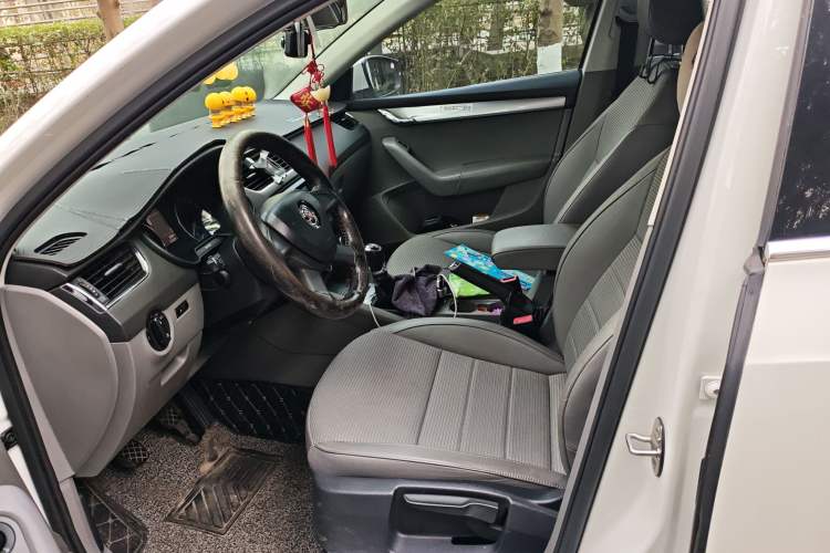 Used Skoda Octavia 2015 1.6L Manual Yijie Edition