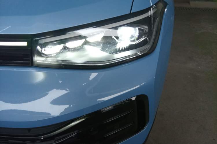 Used Volkswagen Tharu 2025 NewRui 300TSI Prestige Edition
