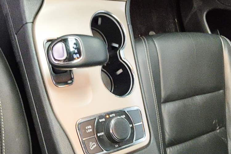 Used  Grand Cherokee (Import) 2015 3.0L Comfort Navigation Edition
