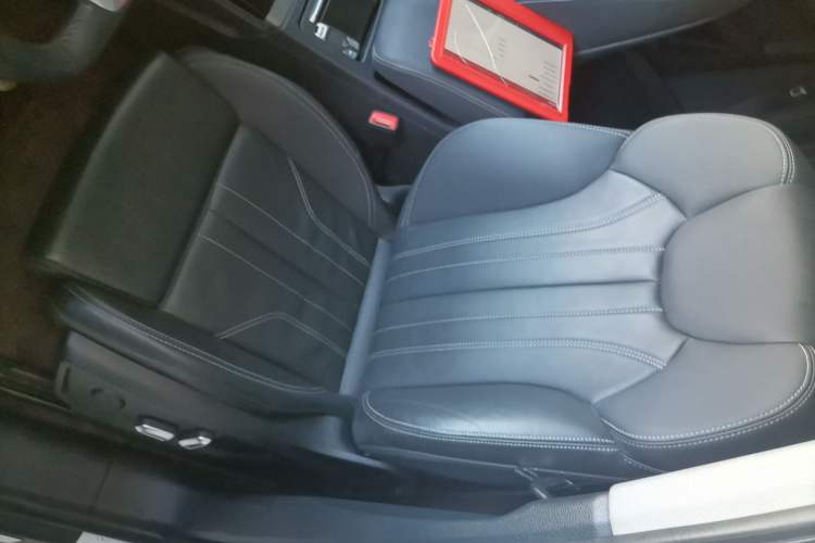 Used Audi Q5L 2023 40T Fashionable and Dynamic Edition
