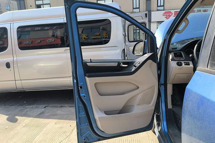 Used SAIC MAXUS G10 2018 PLUS 2.0T Automatic Smart Edition
