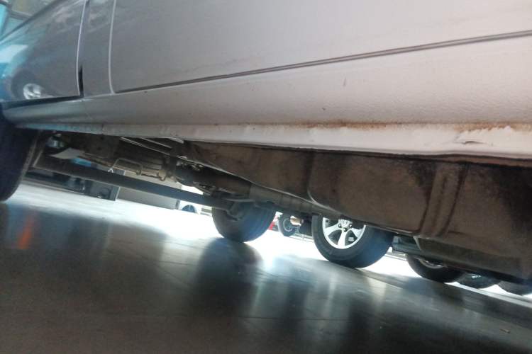 Used SAIC MAXUS Xintu V80 2023 2.0T AMT Classic Aoyuntong Short Wheelbase Mid-Roof 5/6-Seater
