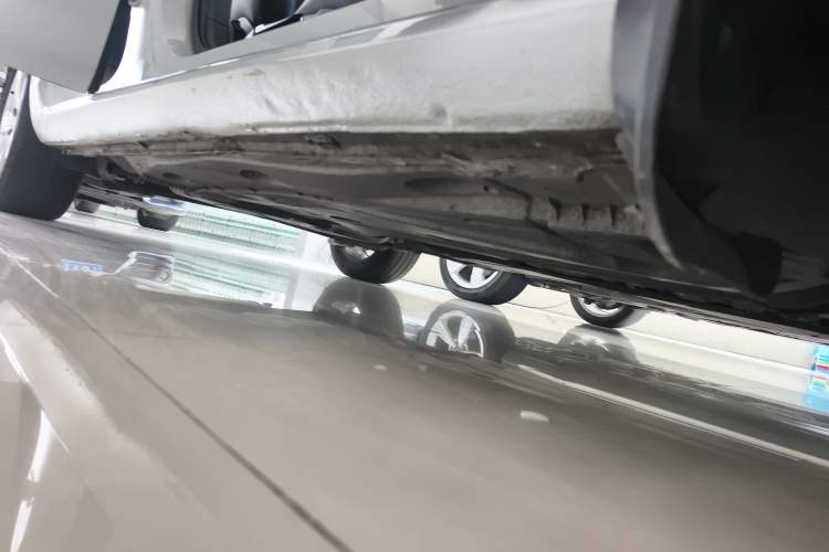 Used Volkswagen Golf 2017 1.6L Automatic Comfort Million-Vehicle Anniversary Edition
