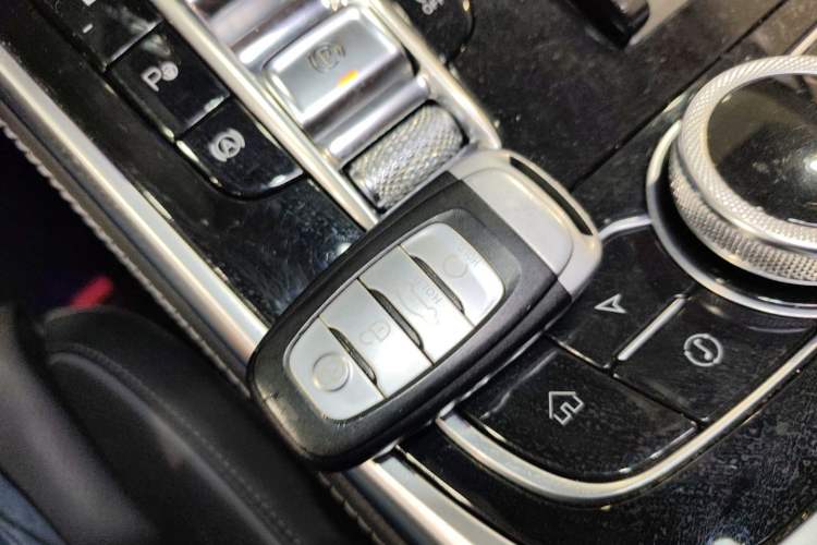 Used Hongqi H9 2020 3.0T Smart Connect Flagship Four-Seat Version
