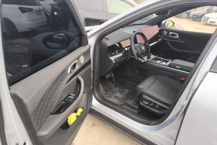 Used NETA L 2024 Extended-Range 310 Flash-Charge Red Edition