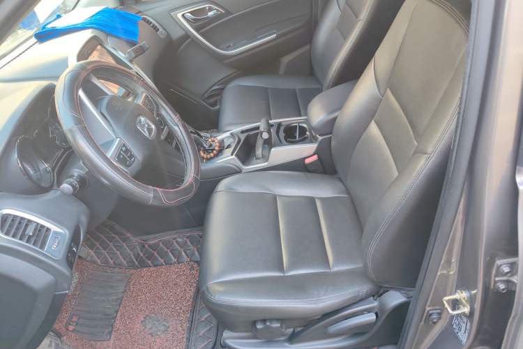 Used JMC Yusheng S350 2013 2.4T Automatic 2WD Diesel Luxury Edition 5 Seats
