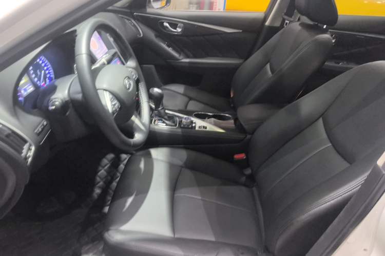 Used Infiniti Q50L 2016 2.0T Comfort Edition
