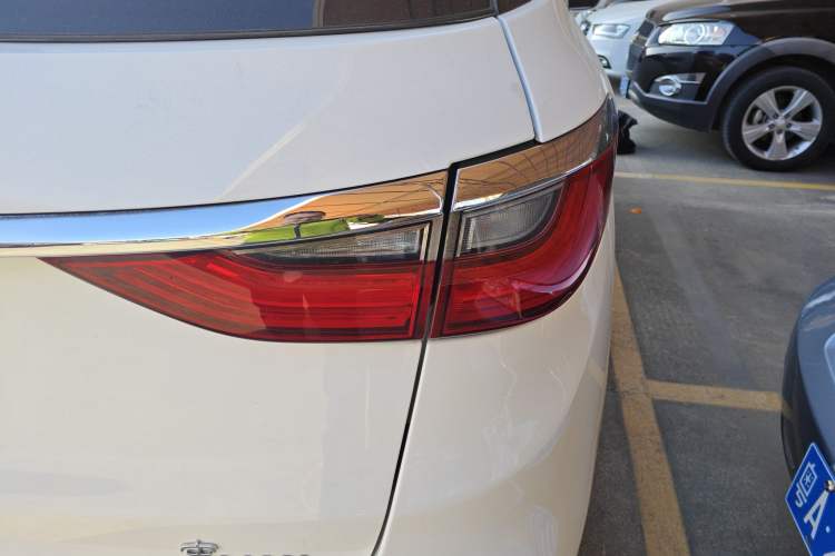 Used BYD Song MAX 2017 1.5T Automatic Smart Connect Prestige 7-Seater
