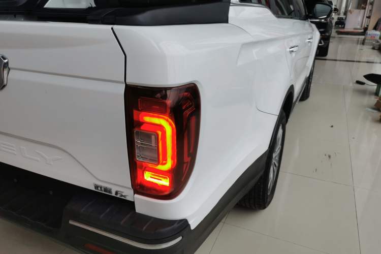 Used Farizon FX 2021 1.8T Smart Connect 5-Seater