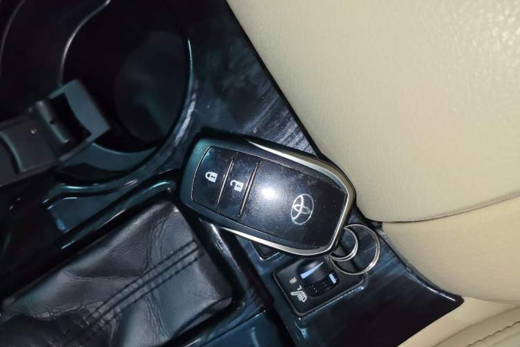 Used Toyota Highlander 2018 2.0T Four-Wheel Drive Prestige Version 7 Seats China VI Standard