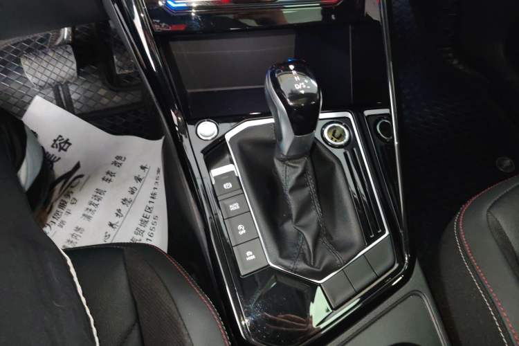 Used Volkswagen Tayron 2022 280TSI Two-Wheel Drive Luxury Smart Connectivity Version
