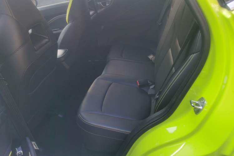 Used Wuling Alvez 2022 1.5T CVT Trendy & Cool Edition
