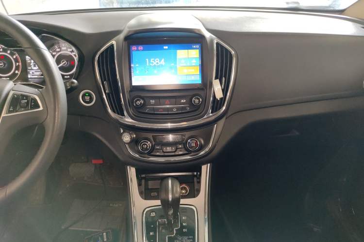 Used Baojun 560 2016 1.8L iAMT Luxury Model