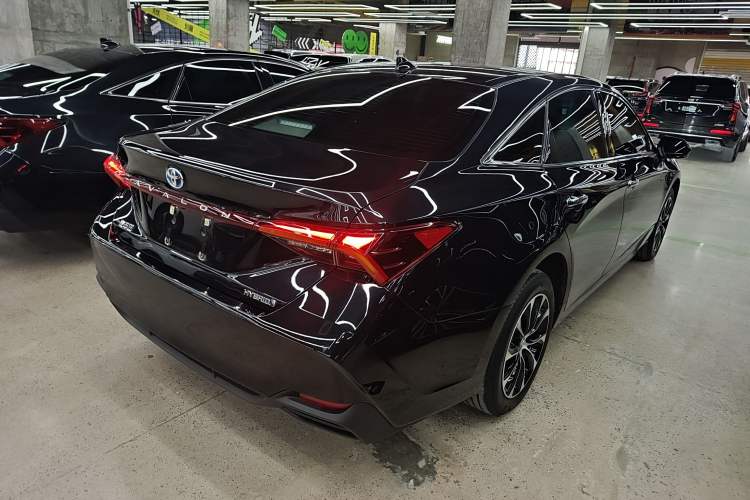 Used Toyota Avalon 2023 Dual-Engine 2.5L Luxury Edition
