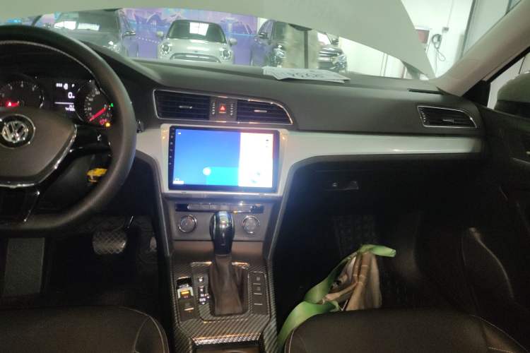 Used Volkswagen Lamando 2017 230TSI DSG Fashion Edition
