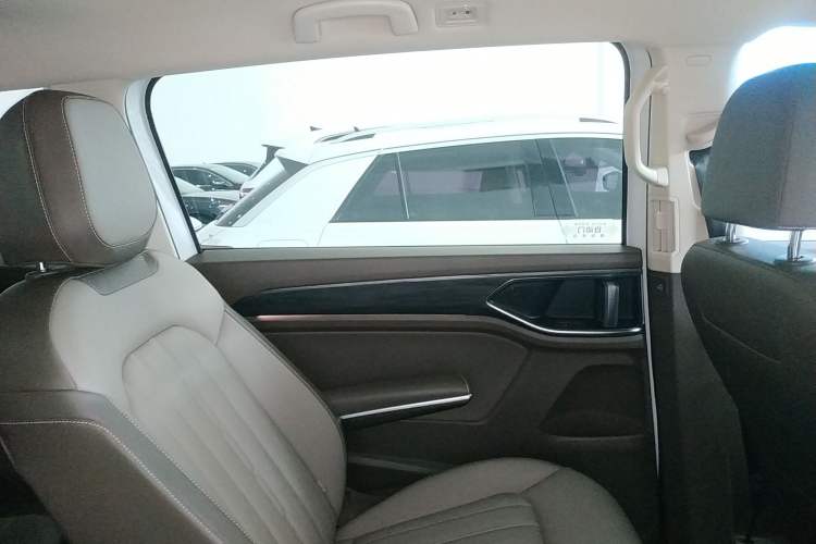 Used Volkswagen Viloran 2024 330TSI Luxury Edition
