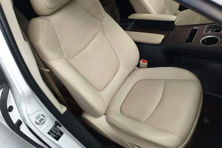 Used Toyota Sienna 2023 2.5L Hybrid Luxury Edition