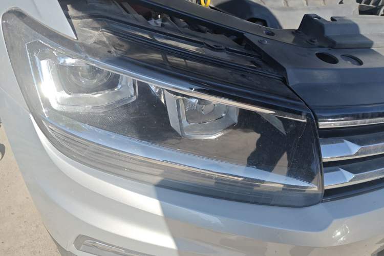 Used Volkswagen Tiguan L 2019 Updated Version 330TSI Automatic Two-Wheel Drive Panoramic Comfort Edition China VI Standard
