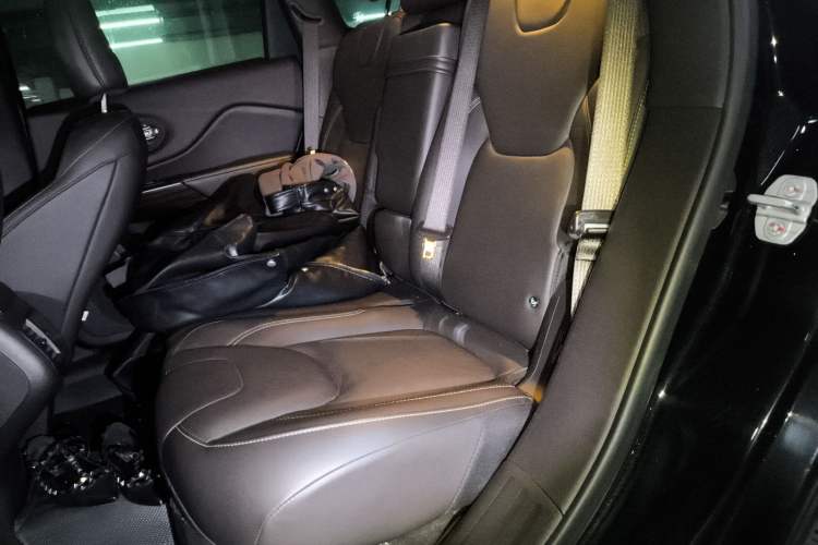 Used  Cherokee 2017 2.0L Superior Edition
