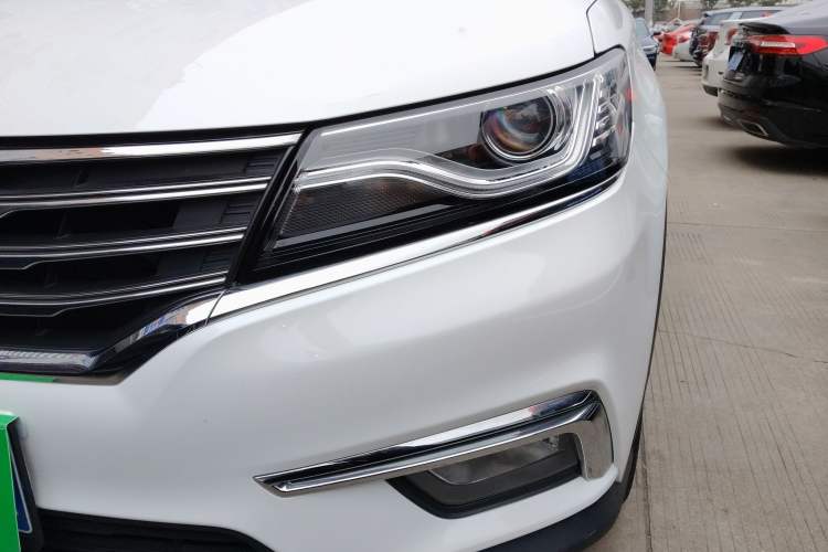 Used Roewe RX5 2016 30T Two-Wheel Drive Automatic Internet Smart Edition
