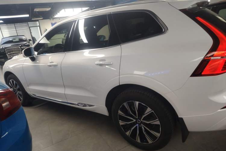 Used Volvo XC60 2024 B5 4x4 Smart Luxury Edition