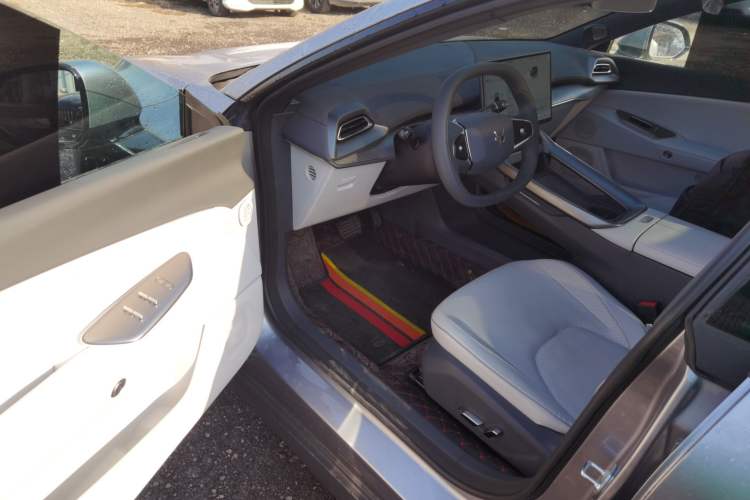 Used ARCFOX Alpha S5 
