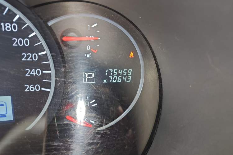 Used Nissan Quest 2015 3.5L SL