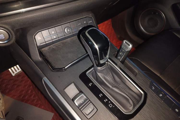 Used Wey VV5 2019 Upgraded Model 2.0T Two-Wheel Drive Flagship Version China V Standard