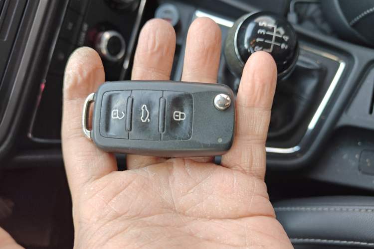 Used Volkswagen Lavida 2017 1.6L Manual Comfort Edition