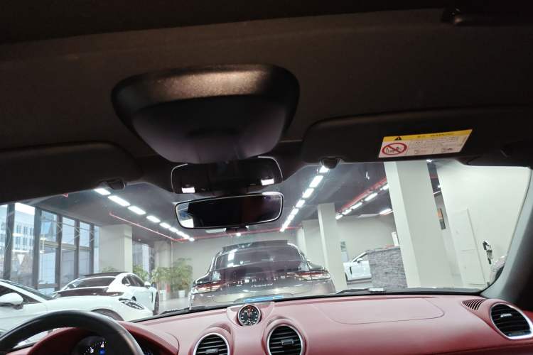 Used Porsche 718 2022 Spyder 2.0T
