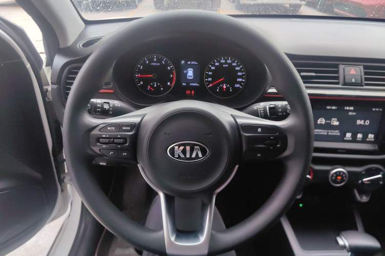 Used Kia KX Cross 2017 1.4L AT GLS