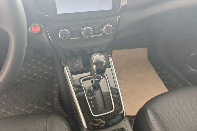 Used Nissan Sylphy 2019 1.6XV CVT Smart Connect Luxury Edition China VI Standard
