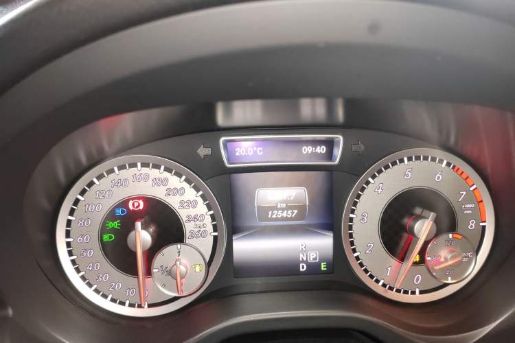 Used Mercedes-Benz A-Class (Import) 2015 A 200 Fashion Model
