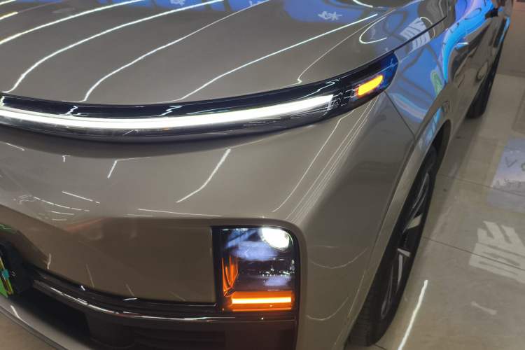 Used Li Auto L8 2023 Pro Model
