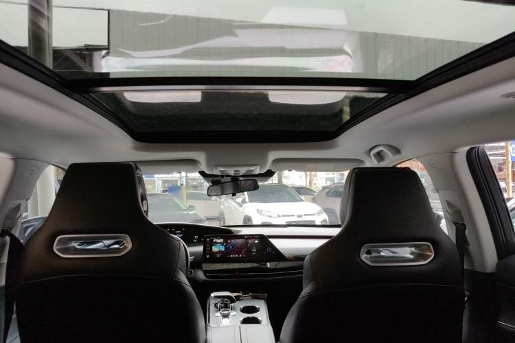 Used Changan UNI-K 2021 2.0T Prestige Edition
