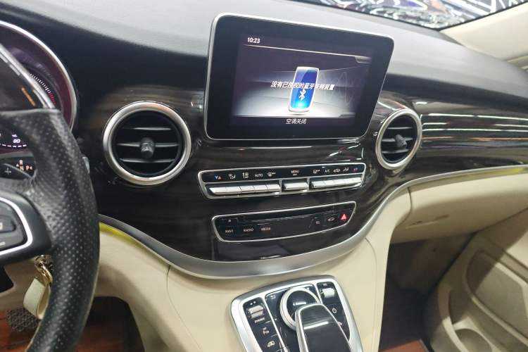 Used Mercedes-Benz V-Class 2018 V 260 Avantgarde Edition China VI
