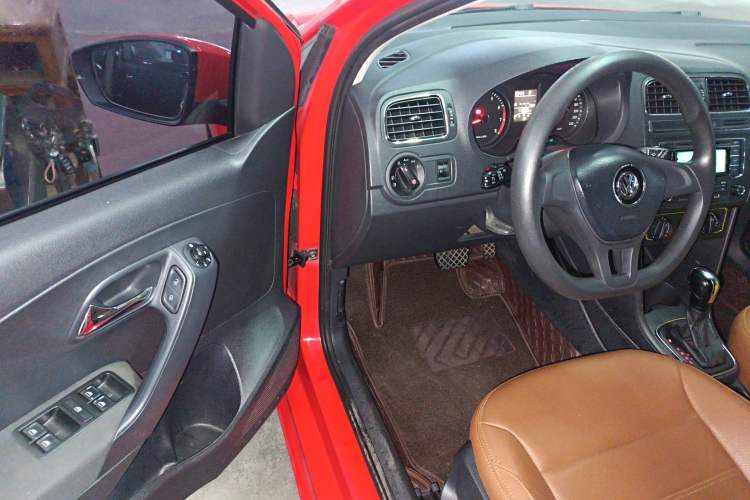 Used Volkswagen Polo 2014 1.6L Automatic Comfort Edition
