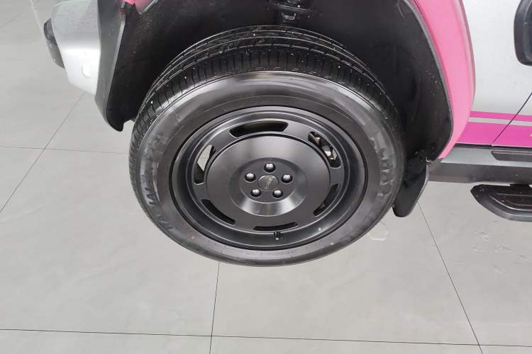 Used iCAR V23 2025 401 Two-Wheel Drive Intelligent Driving Version
